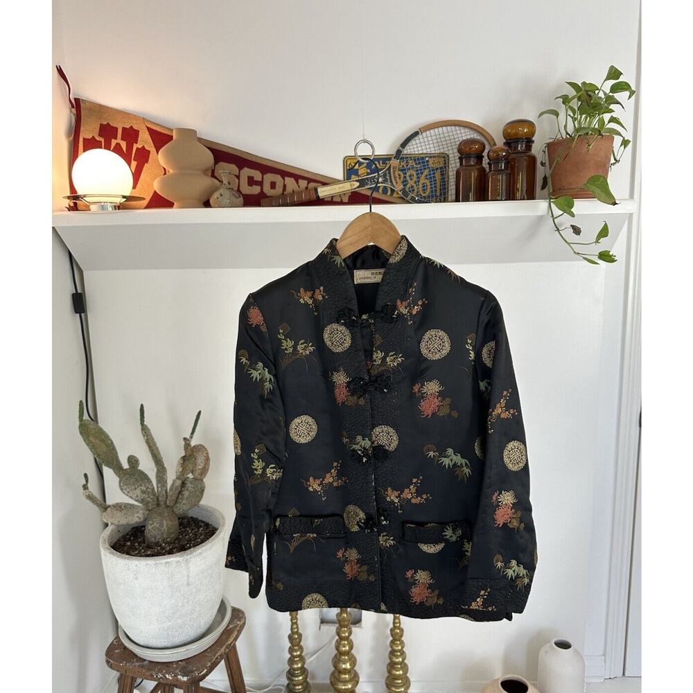 VTG Traditional Silk Asian Button Closure Jacket Medium